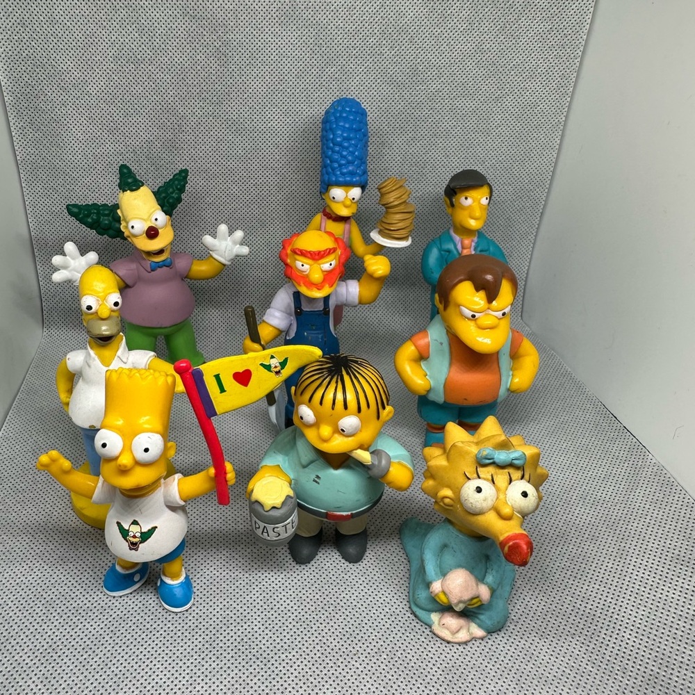 Yellow and Blue Action Figures Playset